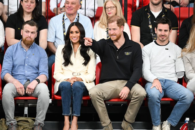 Prince Harry and Duchess Meghan Watch Volleyball at the Invictus Games