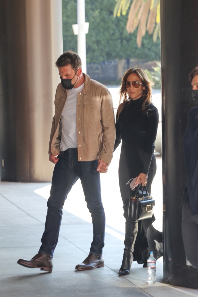 Jennifer Lopez & Ben Affleck hold hands in WeHo