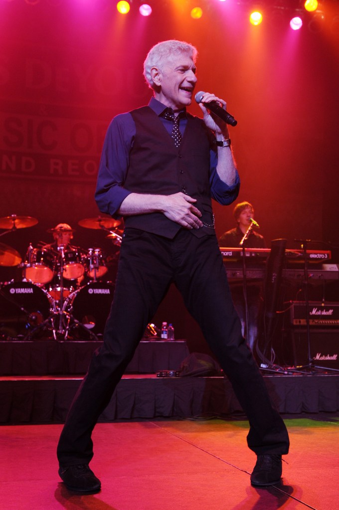 Dennis DeYoung Rocks Out