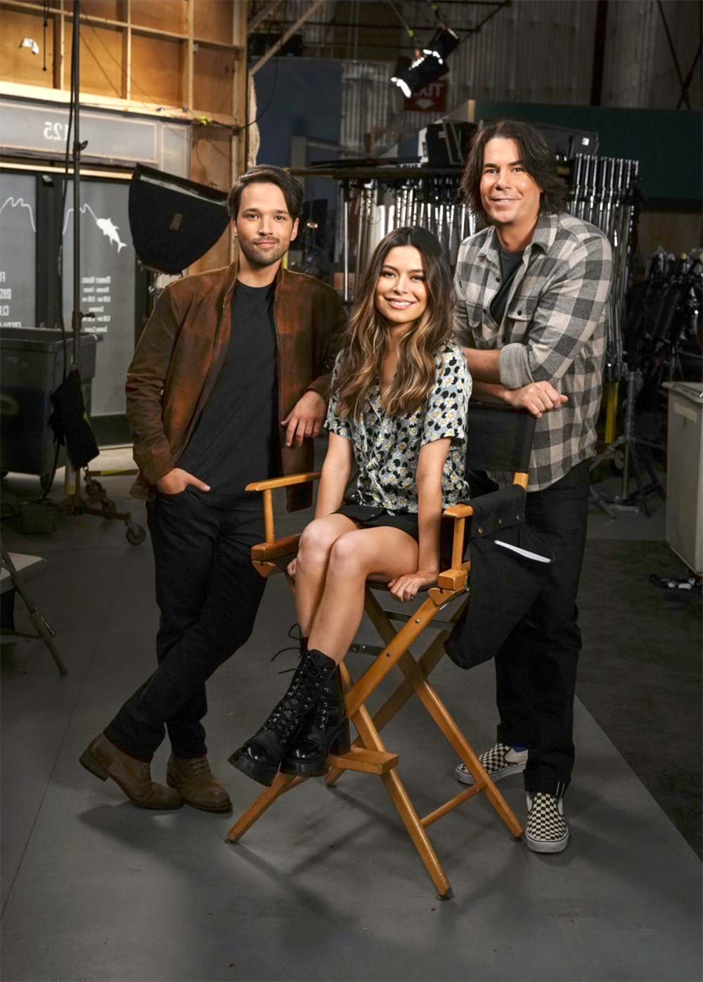 Pictured (L-R): Nathan Kress, Miranda Cosgrove and Jerry Trainor of the Paramount+ series iCARLY. Photo Cr: Lisa Rose/Paramount+ ©2021, All Rights Reserved.