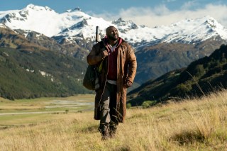 SWEET TOOTH (L to R) NONSO ANOZIE as TOMMY JEPPERD in episode 102 of SWEET TOOTH Cr. KIRSTY GRIFFIN/NETFLIX © 2021