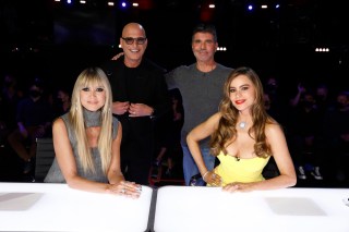 AMERICA'S GOT TALENT -- "Semi-Finals Results 1” Episode 1616 -- Pictured: (l-r) Heidi Klum, Howie Mandel, Simon Cowell, Sofia Vergara -- (Photo by: Trae Patton/NBC)