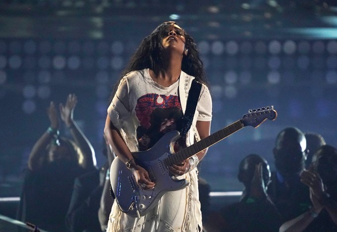 H.E.R Performing At BET Awards