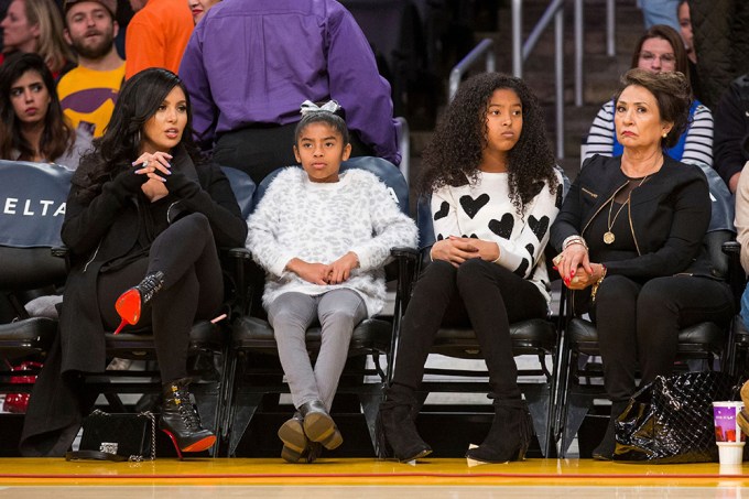 Vanessa Bryant With Mom & Daughters