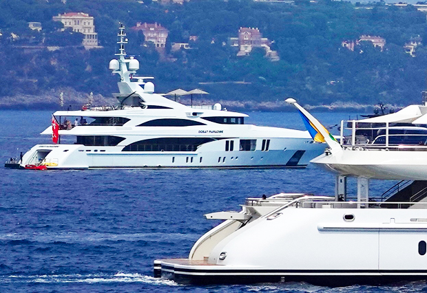 J. Lo and A-Rod's yachts