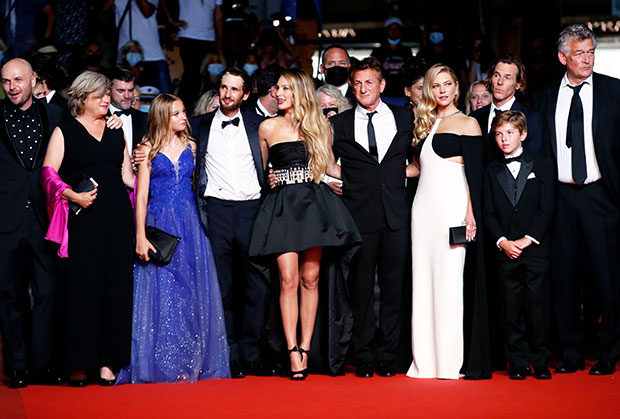 Sean Penn with his kids