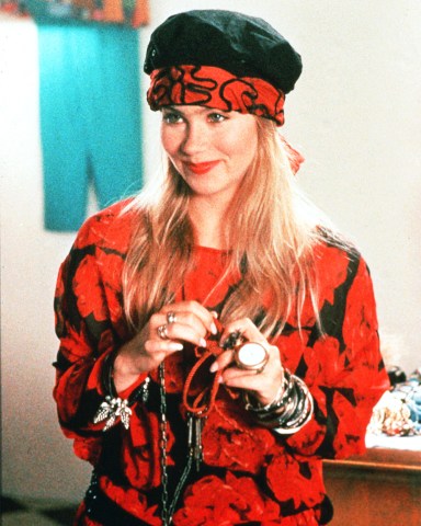 Editorial use only. No book cover usage.Mandatory Credit: Photo by Outlaw/Hbo/Mercury-Douglas/Kobal/Shutterstock (5877288g)Christina ApplegateDon't Tell Mom The Babysitter's Dead - 1991Director: Stephen HerekOutlaw/Hbo/Mercury-DouglasUSAFilm PortraitComedyPanique chez les Crandell