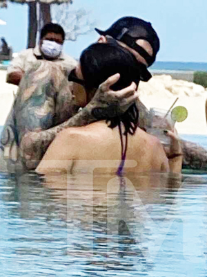 kourtney kardashian and travis barker