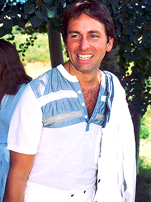 ©2003 RAMEY PHOTO AGENCY310-828-3445                       THE LATE JOHN RITTER FROM THE 1983/84 ARCHIVES.Actor and comedian John Ritter, who gained stardom in the sitcom "Three's Company," died Thursday night after collapsing on the set of his current TV series"8 Simple Rules for Dating My Deenage Daughter." He was 54. 9/12/03 (Mega Agency TagID: MEGAR130182_9.jpg) [Photo via Mega Agency]