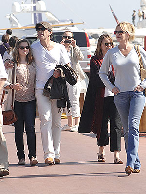 melanie griffith, antonio banderas, and stella