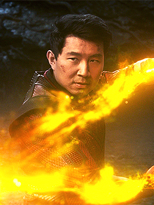 SHANG-CHI AND THE LEGEND OF THE TEN RINGS, Simu Liu, as Shang-Chi, 2021.  © Walt Disney Studios Motion Pictures / © Marvel Studios / Courtesy Everett Collection