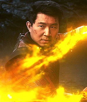 SHANG-CHI AND THE LEGEND OF THE TEN RINGS, Simu Liu, as Shang-Chi, 2021. © Walt Disney Studios Motion Pictures / © Marvel Studios / Courtesy Everett Collection