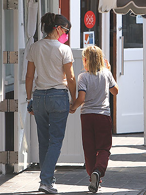jennifer garner and her son samuel