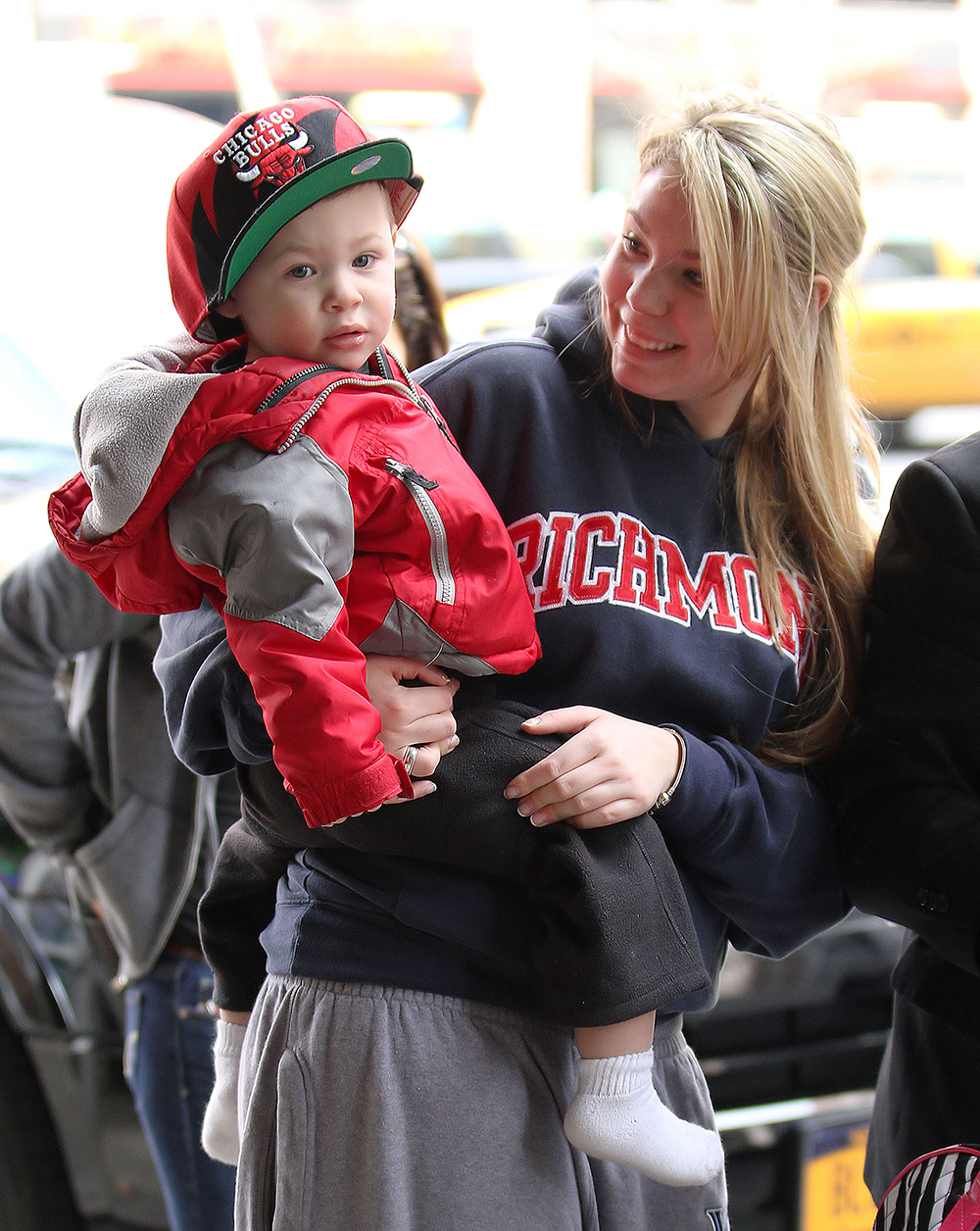 Kailyn Lowry and son Issac out and about in NYC