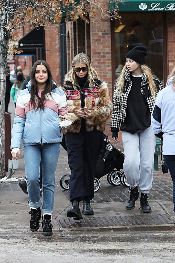 Gwyneth Paltrow & Daughter Apple Go For A Stroll In Aspen