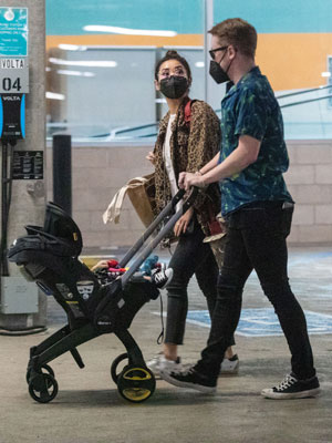 macaulay culkin and brenda song with their son