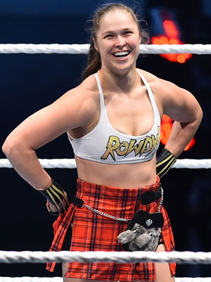 Ronda Rousey breastfeeding