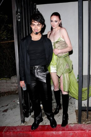 Los Angeles, CA  - Joe Jonas and Sophie Turner attend a friend's Halloween party wearing matching headsets.

Pictured: Joe Jonas, Sophie Turner

BACKGRID USA 31 OCTOBER 2021 

USA: +1 310 798 9111 / usasales@backgrid.com

UK: +44 208 344 2007 / uksales@backgrid.com

*UK Clients - Pictures Containing Children
Please Pixelate Face Prior To Publication*