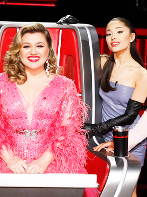 Kelly Clarkson & Ariana Grande