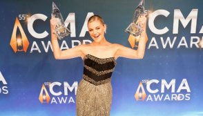 kelsea ballerini cma awards 2021
