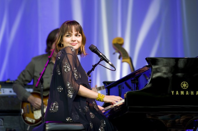 Norah Jones plays Hamburg, Germany