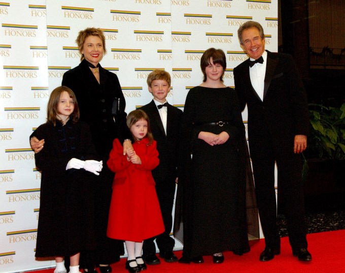 Warren Beatty, Annette Bening, And Family Attend The 2004 Kennedy Center Honors