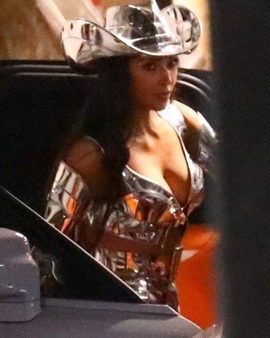 Los Angeles, CA - *EXCLUSIVE* - Kim Kardashian looks like a futuristic Cowgirl as she is spotted exiting a leaving a Halloween party at TAO following romance rumors with Pete Davidson after the two were pictured at Knotts Berry Farm together over the weekend!Pictured: Kim KardashianBACKGRID USA 1 NOVEMBER 2021 USA: +1 310 798 9111 / usasales@backgrid.comUK: +44 208 344 2007 / uksales@backgrid.com*UK Clients - Pictures Containing ChildrenPlease Pixelate Face Prior To Publication*