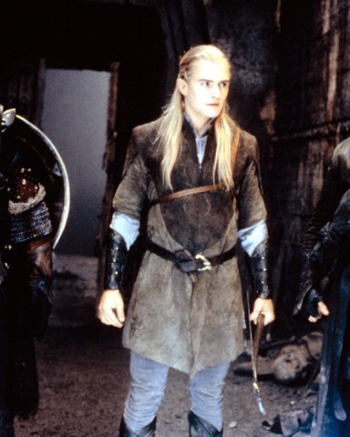 THE LORD OF THE RINGS: THE FELLOWSHIP OF THE RING, Sean Bean as Boromir, Orlando Bloom as "Legolas", Viggo Mortensen as "Aragorn", 2001