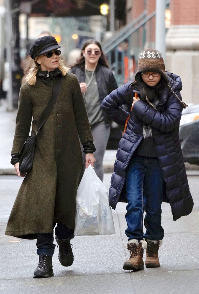 Meg Ryan & Her Daughter Daisy Shop In New York City