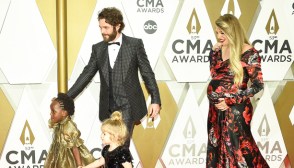 Thomas Rhett, Lauren Akins, Willa Akins, Ada Akins