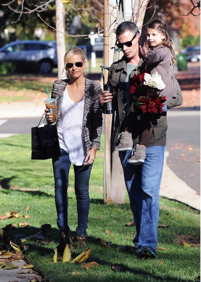 Sarah Michelle Gellar & Freddie Prinze Jr. Get Coffee