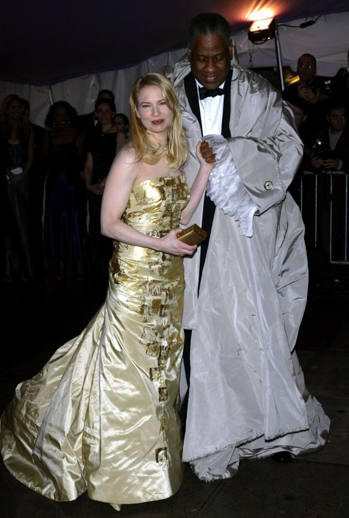 Andre Leon Talley & Rene Zellweger Pose At The Met