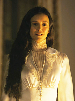 Nina Dobrev