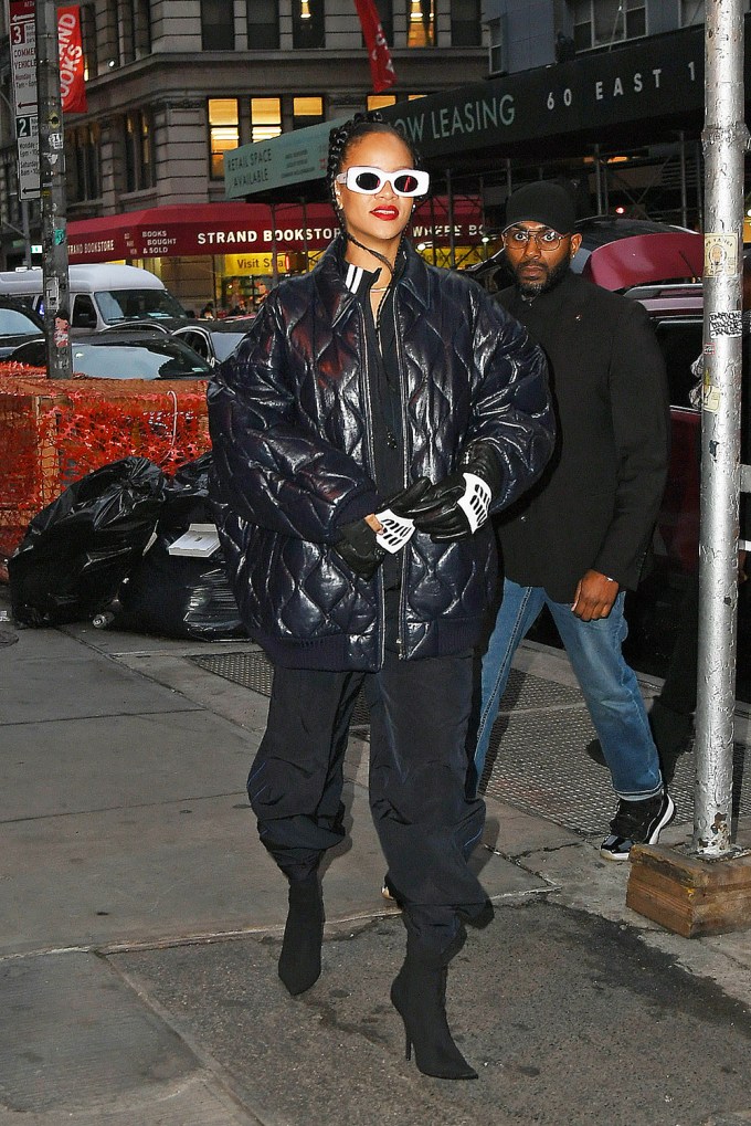 Rihanna Rocks Baggy Black