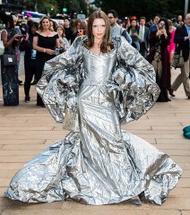 Julia Fox arrives to the New York Ballet 2022 Fall Fashion Gala at David H. Koch Theater at Lincoln Center in New York City, USA. 28 Sep 2022 Pictured: Julia Fox. Photo credit: MEGA TheMegaAgency.com +1 888 505 6342 (Mega Agency TagID: MEGA902399_001.jpg) [Photo via Mega Agency]