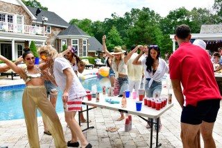 SUMMER HOUSE -- "Star-Spangled Drama" Episode 602 Pictured: (l-r) Paige DeSorbo, Kyle Cooke, Mya Allen, Lindsay Hubbard, Danielle Olivera -- (Photo by: Eugene Gologursky/Bravo)