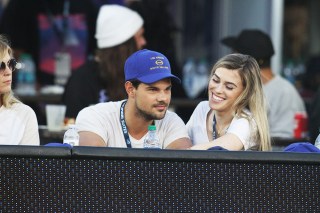 Thursday September 27, 2018; Taylor Lautner out at the Rams game. The Los Angeles Rams defeated the Minnesota Vikings by the final score of 38-31 at the Los Angeles Memorial Coliseum in Los Angeles CA.

Pictured: 
Ref: SPL5028558 270918 NON-EXCLUSIVE
Picture by: London Ent / SplashNews.com

Splash News and Pictures
USA: +1 310-525-5808
London: +44 (0)20 8126 1009
Berlin: +49 175 3764 166
photodesk@splashnews.com

World Rights