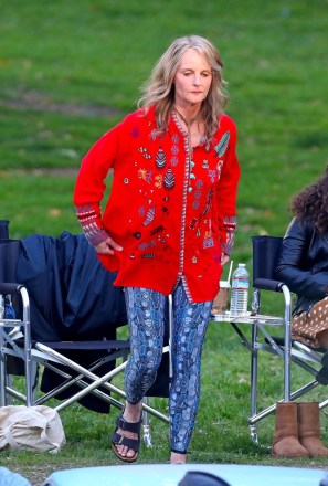 Los Angeles, CA  - *EXCLUSIVE*  Actress Helen Hunt gets into character filming a scene for her show 'Blindspotting' at a park in Los Angeles. The actress was seen filming a scene holding a bunch of helium balloons that get away from her. In between takes, Helen sat with cast members Jasmine Cephas Jones, Candace Nicholas-Lippman and Margo Hall.

Pictured: Helen Hunt

BACKGRID USA 15 FEBRUARY 2022 

USA: +1 310 798 9111 / usasales@backgrid.com

UK: +44 208 344 2007 / uksales@backgrid.com

*UK Clients - Pictures Containing Children
Please Pixelate Face Prior To Publication*