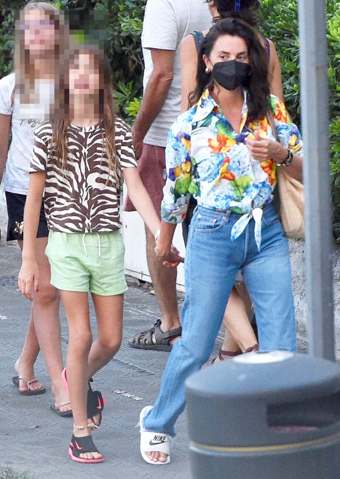 Penelope Cruz & Children Leo & Luna