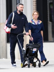 Actress Jennifer Lawrence and husband Cooke Maroney photographed going to have lunch in New York City, NY, USA. Pictured: Jennifer Lawrence,Cooke Maroney Ref: SPL5500288 061122 NON-EXCLUSIVE Picture by: Elder Ordonez / SplashNews.com Splash News and Pictures USA: +1 310-525-5808 London: +44 (0)20 8126 1009 Berlin: +49 175 3764 166 photodesk@splashnews.com World Rights, No Poland Rights, No Portugal Rights, No Russia Rights