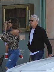 Beverly Hills, CA  - *EXCLUSIVE*  - Actress and busy mom Katharine McPhee is spotted enjoying lunch at Via Alloro in Beverly Hills with her husband David Foster and their son Rennie.

Pictured: Katharine McPhee, David Foster

BACKGRID USA 17 JUNE 2023 

USA: +1 310 798 9111 / usasales@backgrid.com

UK: +44 208 344 2007 / uksales@backgrid.com

*UK Clients - Pictures Containing Children
Please Pixelate Face Prior To Publication*