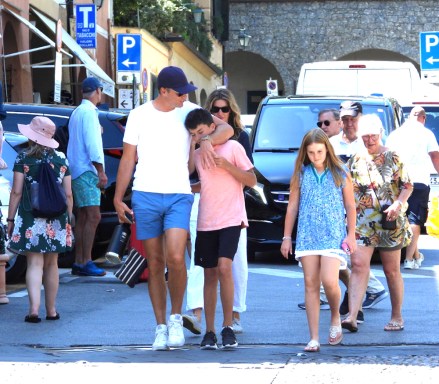 Gisele Bündchen and Tom Brady seen strolling in Portofino with daughter Vivian Lake **SPECIAL INSTRUCTIONS*** Please pixelate children's faces before publication.***. 29 Jun 2022 Pictured: Gisele Bundchen, Tom Brady, Vivian Lake Brady. Photo credit: Oliver Palombi / MEGA TheMegaAgency.com +1 888 505 6342 (Mega Agency TagID: MEGA873289_034.jpg) [Photo via Mega Agency]