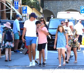 Gisele Bündchen and Tom Brady seen strolling in Portofino with daughter Vivian Lake **SPECIAL INSTRUCTIONS*** Please pixelate children's faces before publication.***. 29 Jun 2022 Pictured: Gisele Bundchen, Tom Brady, Vivian Lake Brady. Photo credit: Oliver Palombi / MEGA TheMegaAgency.com +1 888 505 6342 (Mega Agency TagID: MEGA873289_034.jpg) [Photo via Mega Agency]