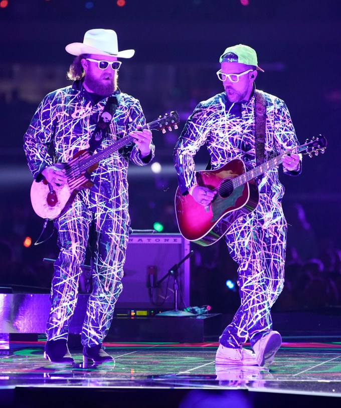 Brothers Osborne Perform ‘Skeletons’