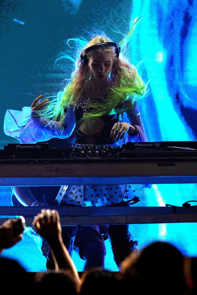 Grimes In Concert