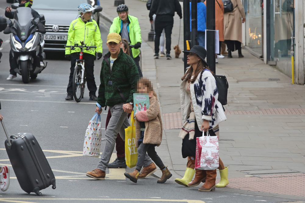 Ryan Gosling Eva Mendes Daughters London MEGA