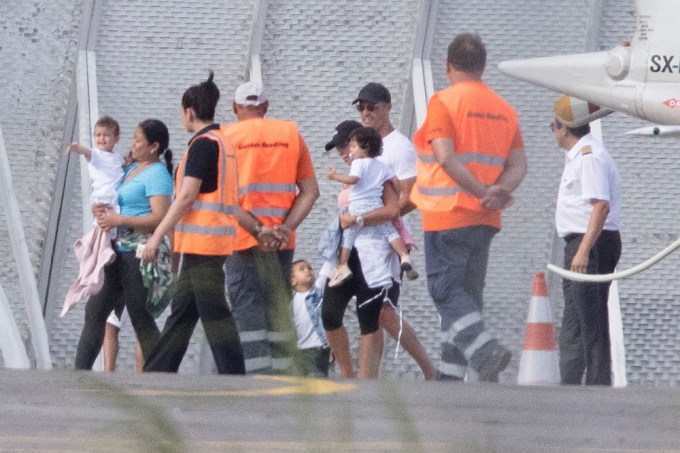 Cristiano Ronaldo & Family Fly Home