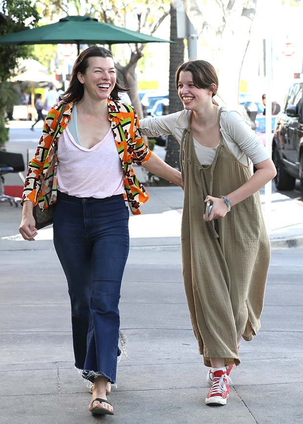 Milla Jovovich & Ever Anderson