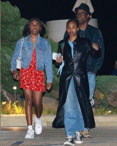 Malibu, CA  - *EXCLUSIVE*  - Comedian Chris Rock spends some quality time with his daughters Lola and Zahra and dines at Nobu for the night.Pictured: Chris Rock, Lola Rock, Zahra RockBACKGRID USA 21 MARCH 2019 USA: +1 310 798 9111 / usasales@backgrid.comUK: +44 208 344 2007 / uksales@backgrid.com*UK Clients - Pictures Containing ChildrenPlease Pixelate Face Prior To Publication*