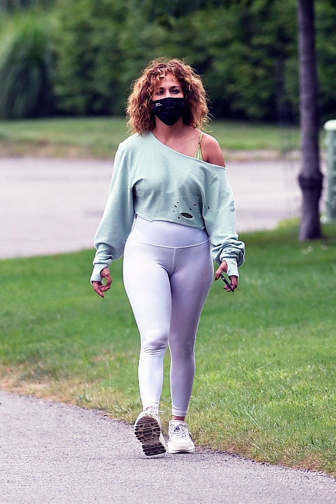 Jennifer Lopez Goes For A Morning Walk In Water Mill